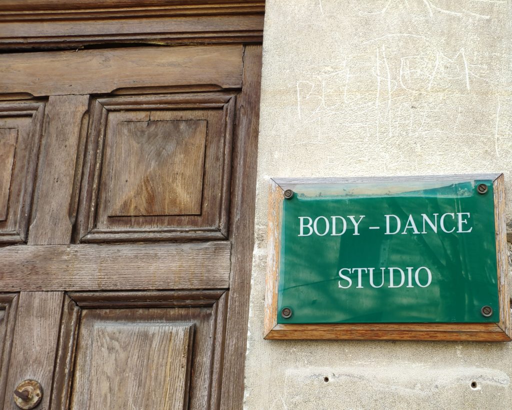 Cours de danse ; stages ; DJ animation ; compétition ; Pierrelatte ; Montélimar ; Viviers ; Bollène ; Pont saint esprit ; Donzère ; Saint paul trois chateaux ; Drôme ; Ardèche ; Gard ; Vaucluse ; Danses de société ; danses de salon ; latino ; latines ; salsa ; bachata ; kizomba ; valse ; musette ; rock.