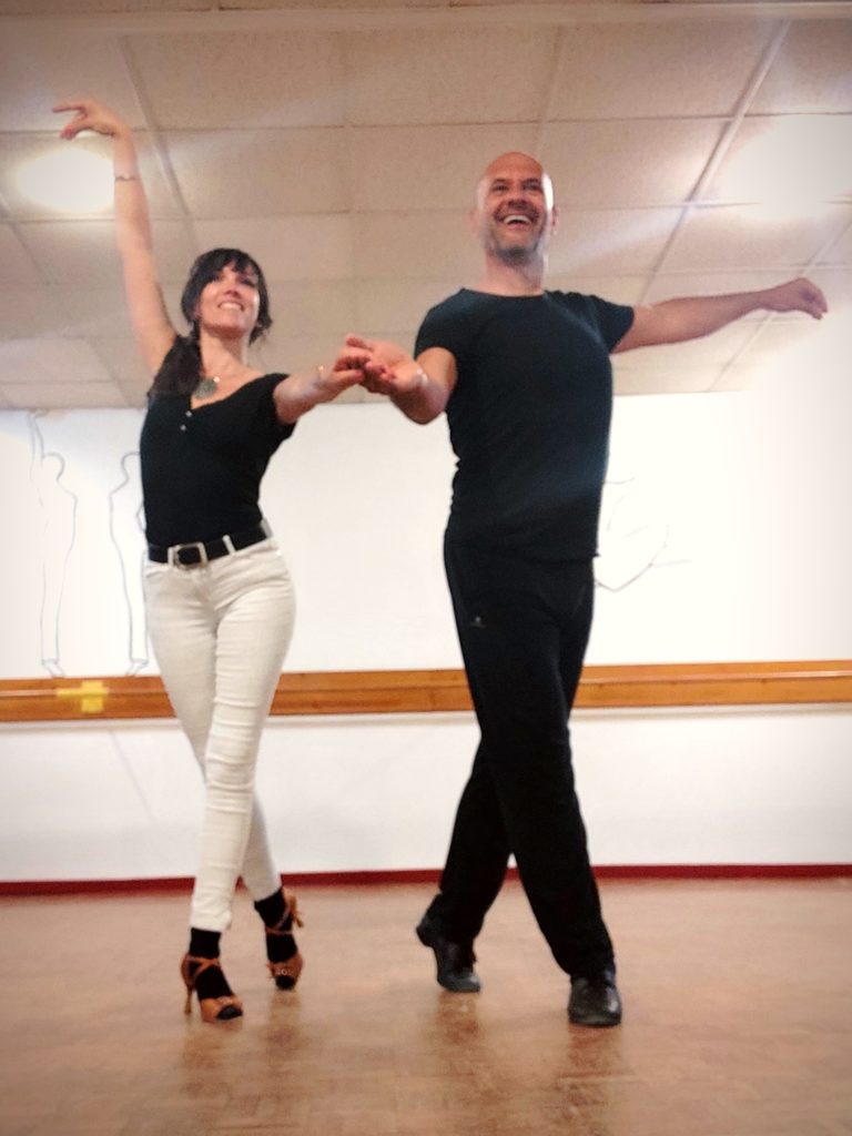 Cours de danse ; stages ; DJ animation ; compétition ; Pierrelatte ; Montélimar ; Viviers ; Bollène ; Pont saint esprit ; Donzère ; Saint paul trois chateaux ; Drôme ; Ardèche ; Gard ; Vaucluse ; Danses de société ; danses de salon ; latino ; latines ; salsa ; bachata ; kizomba ; valse ; musette ; rock.