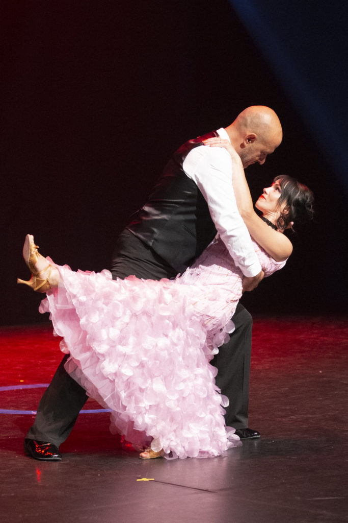 Cours de danse ; stages ; DJ animation ; compétition ; Pierrelatte ; Montélimar ; Viviers ; Bollène ; Pont saint esprit ; Donzère ; Saint paul trois chateaux ; Drôme ; Ardèche ;