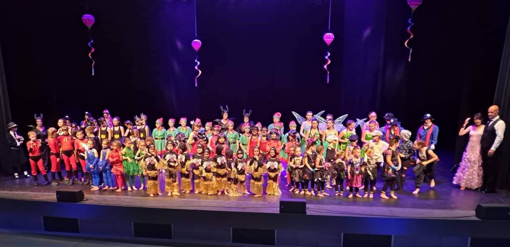 Cours de danse ; stages ; DJ animation ; compétition ; Pierrelatte ; Montélimar ; Viviers ; Bollène ; Pont saint esprit ; Donzère ; Saint paul trois chateaux ; Drôme ; Ardèche ;